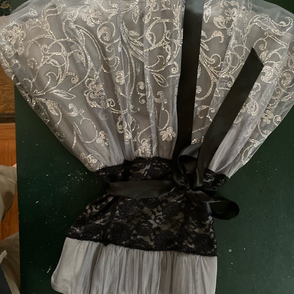 Homecoming Dress from Deb’s - EXCELLENT CONDITION - worn once - Picture 5 of 6